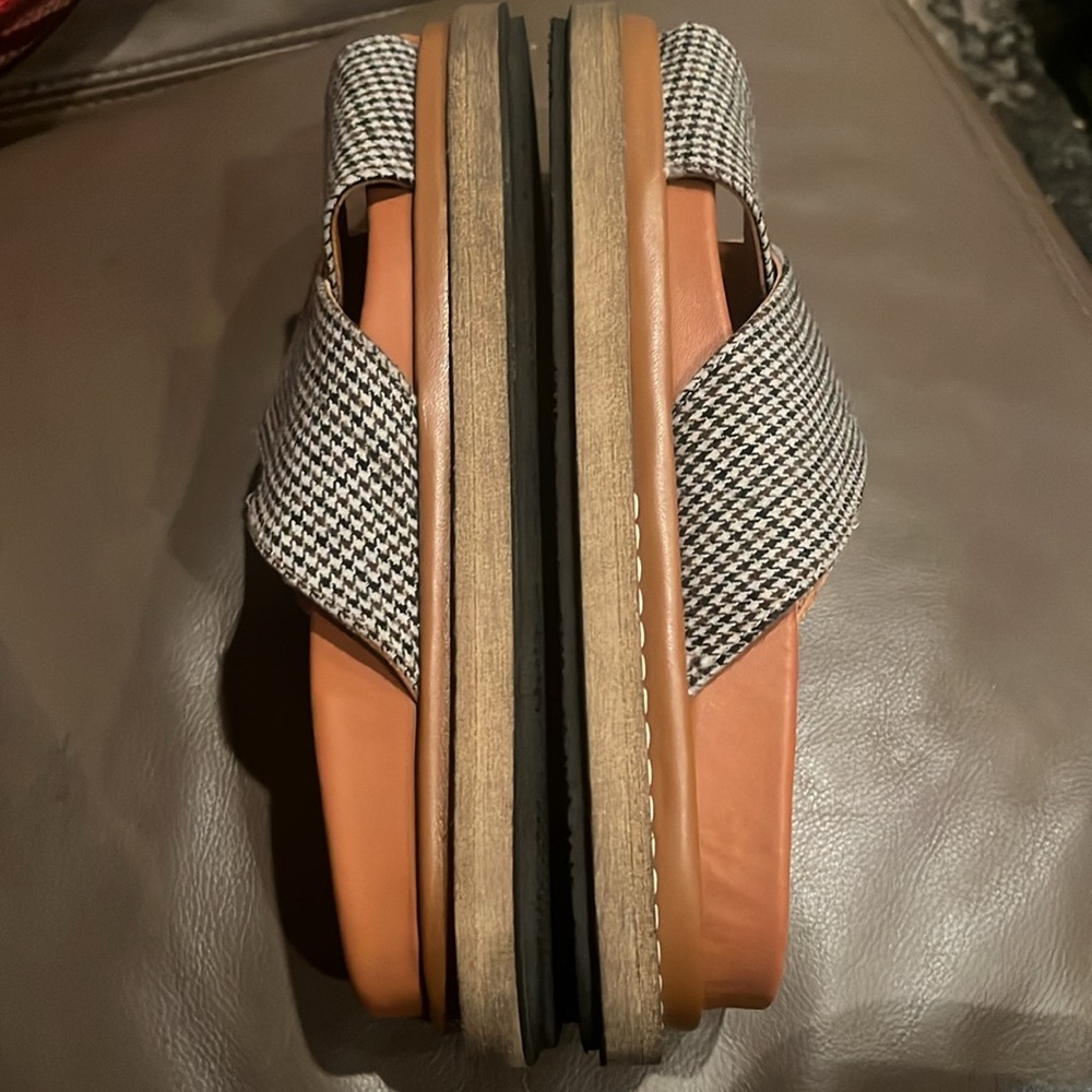 ALOHAS Brown Leather Footbed Houndstooth Crisscross Sandals - Picture 6 of 7